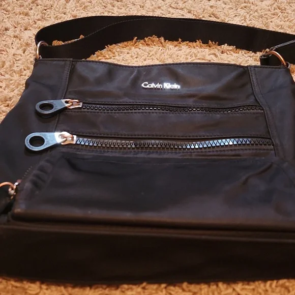 Calvin Klein Black Crossbody Bag - Picture 3 of 12